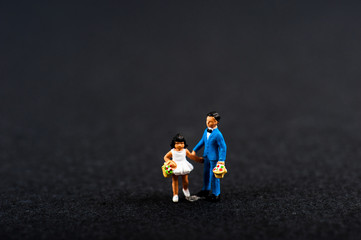 子供の兄妹 ミニチュアの人形