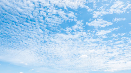 Fototapeta na wymiar Beautiful white cloud