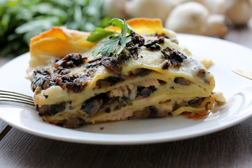 lasagna with mushrooms, ham and cheese