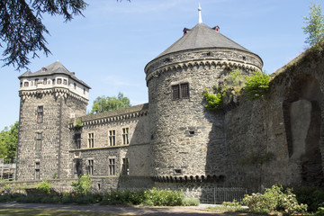 Fototapeta premium Teil der Stadtburg von Andernach am Rhein, Deutschland