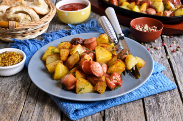 Potatoes with sausages