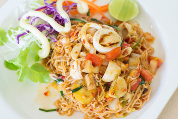 Fried Thai Mama Instant Noodles (Fried Thai Mama Tom yum)