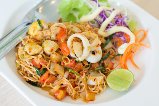 Fried Thai Mama Instant Noodles (Fried Thai Mama Tom yum)