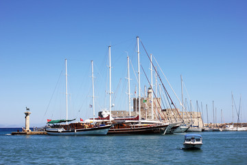 Fototapeta na wymiar Ships in port
