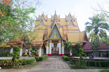 Obraz premium temple myanmar style at sangklaburi, kanchanaburi, Thailand