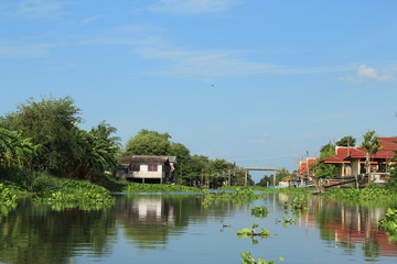Fototapeta na wymiar Thai waterfront community/serenity lifestyle