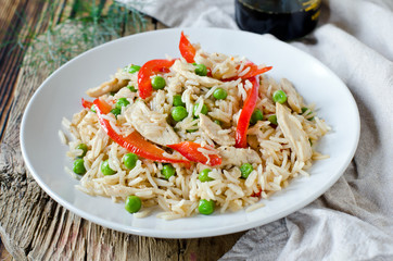 Fried rice with chicken and vegetables