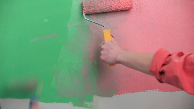They Decorate The House Together