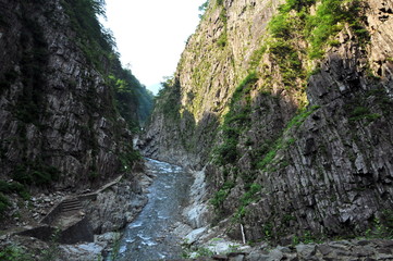 新潟県　上信越高原国立公園　夏の清津峡