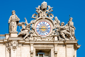 Fototapeta na wymiar St. Peter's front view, detail of clock