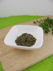 Gerebelter und frischer Thymian