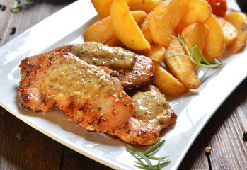 Turkey breasts with honey-mustard sauce