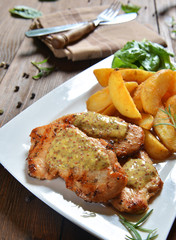 Turkey breasts with honey-mustard sauce