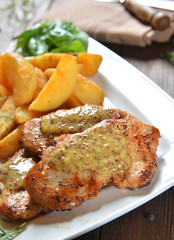 Turkey breasts with honey-mustard sauce