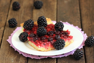 pie with blackberries