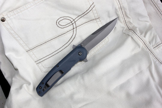 Knife folding