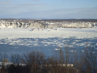 Fleuve Saint-Laurent sous la neige