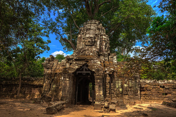 Fototapeta premium Stone face at Ta Som temple entry