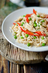 Fried rice with chicken and vegetables