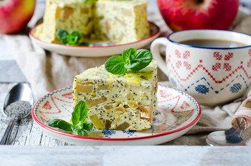 Cheesecake with poppy seeds and apples