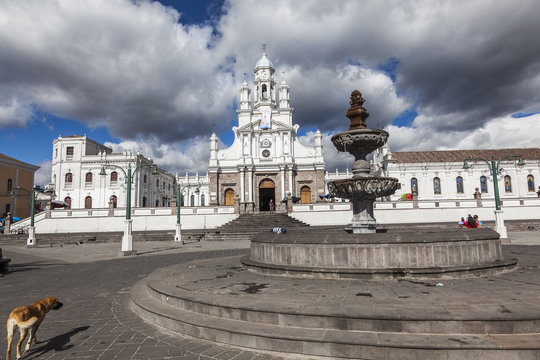 Church and square Sangolqu&iacute;