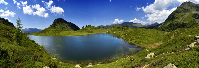 Lago alpino