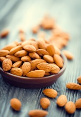 Almond, organic, proteins.