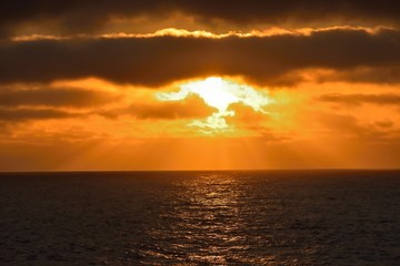 日本海に沈む太陽