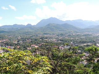 Fototapeta na wymiar Vallée laotienne avec vue sur Luang Namtha