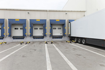 Naklejka premium Loading docks