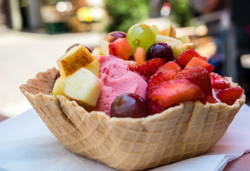 Früchteeiswaffel