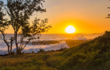 coucher de soleil, côte de Saint-Leu, île de la Réunion 