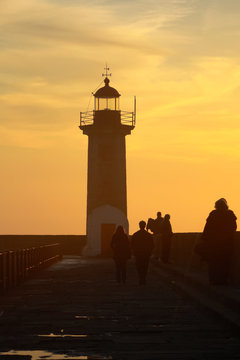 Por-do-sol no farol.