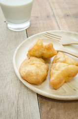 Deep-fried doughstick and soy milk