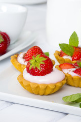 cupcakes with strawberries