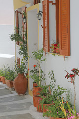 Gasse im Dorf Nikia auf Nisyros, Griechenland