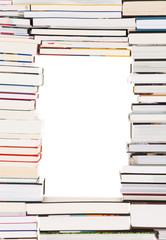 Weiße Lücke in einem Stapel von Büchern