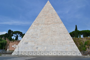 Piramida w Rzymie