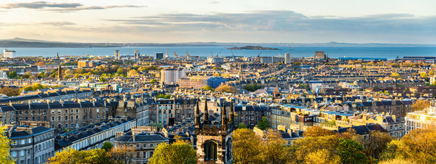 Obraz na płótnie Canvas Panorama of Edinburgh from Calton Hill - Scotland