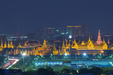 Fototapeta na wymiar Grand Palace with the park at dusk (Wat Phra Kaew, Bangkok, Thailand)