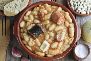 Spanish fabada in an earthenware dish