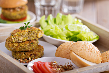 Vegan burgers with lentils and pistashios