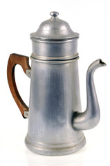La vieille cafetière en aluminium
