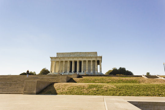 View of the Lincoln Memorial, Constitution Gardens, Washington 