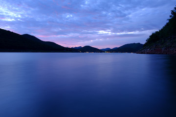 Fototapeta premium mountains lake river sky and natural attractions in Srinakarin Dam National Park, kanchanaburi Thailand