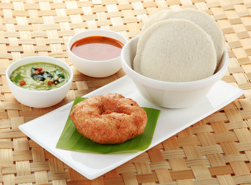 South Indian Dish Idly ,vada And Sambar