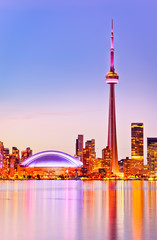 Fototapeta premium Toronto skyline at twilight in Ontario, Canada
