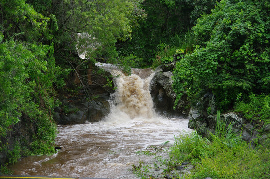 La R&eacute;union - Ravine en crue
