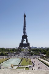 Fototapeta na wymiar Tour Eiffel et jardin du Trocadéro à Paris