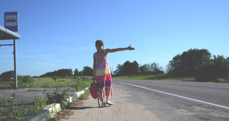 Little girl travels hitchhiking